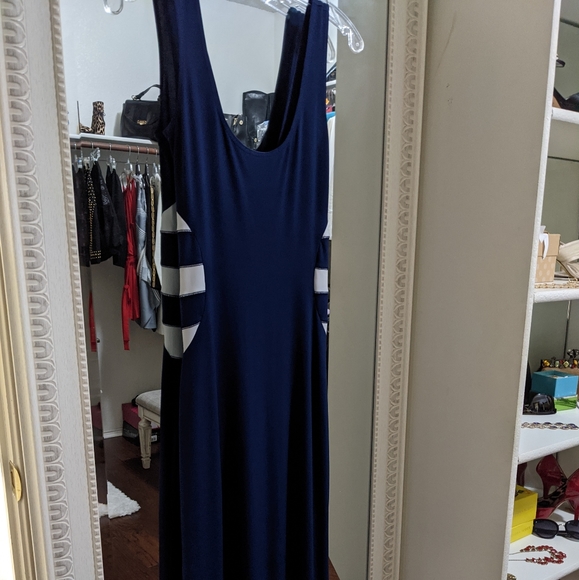 Summer Backless Maxi Dress - Picture 3 of 14